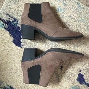 H&M Pointed Bootie